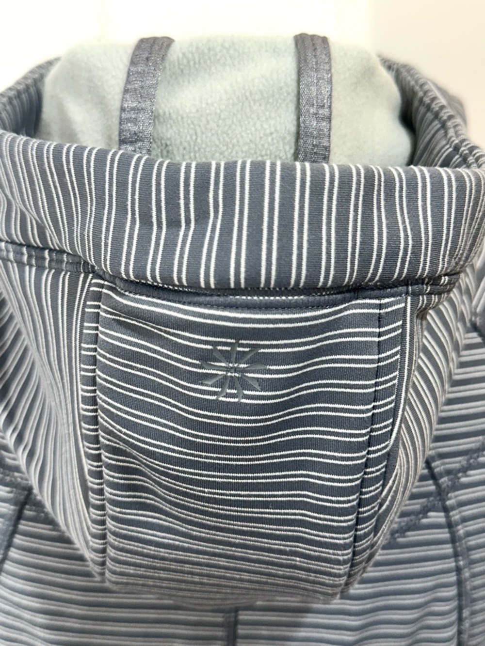 NWOT Athleta Stripped Performance Full Zip Hoodie Women’s Small Gray and White - Picture 7 of 10